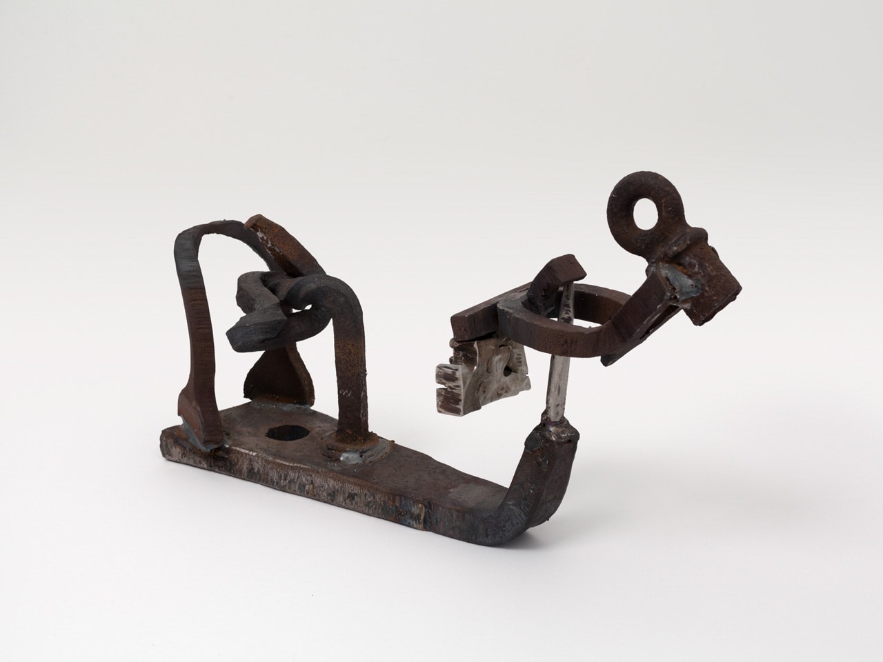 Mark di Suvero "Hieroglyph" 2009 Steel, stainless steel 11 x 8 x 151 in.