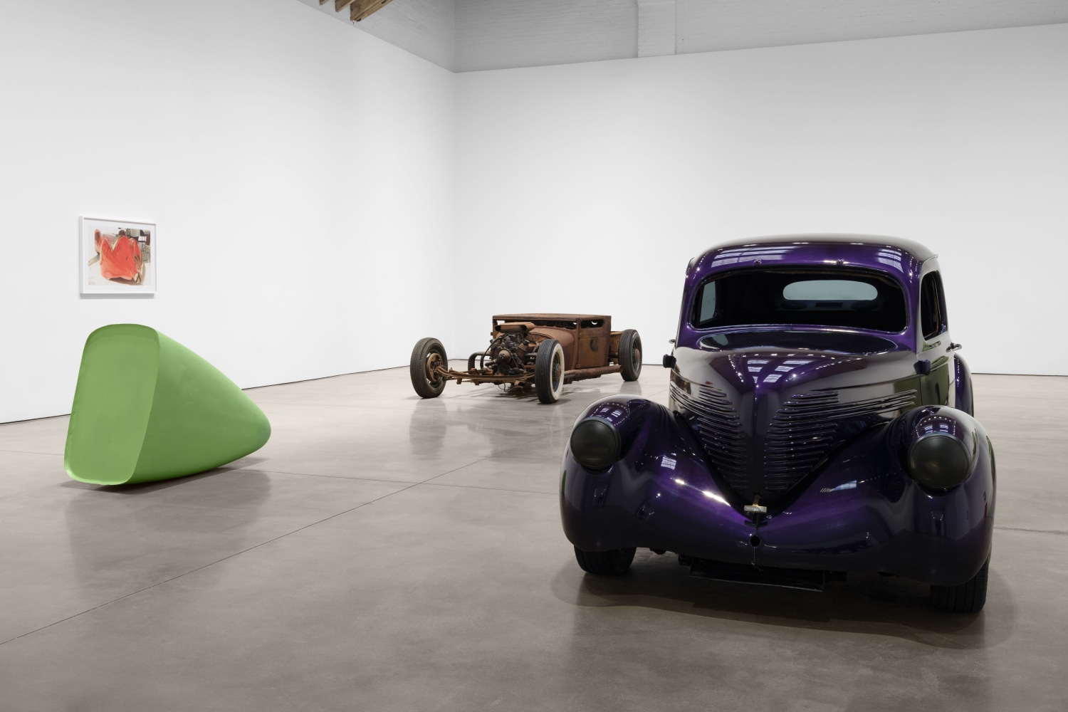 Installation view, Robert Grosvenor, Paula Cooper Gallery, New York, February 15 – March 22, 2025. © Robert Grosvenor. Courtesy Paula Cooper Gallery, New York. Photo: Steven Probert
