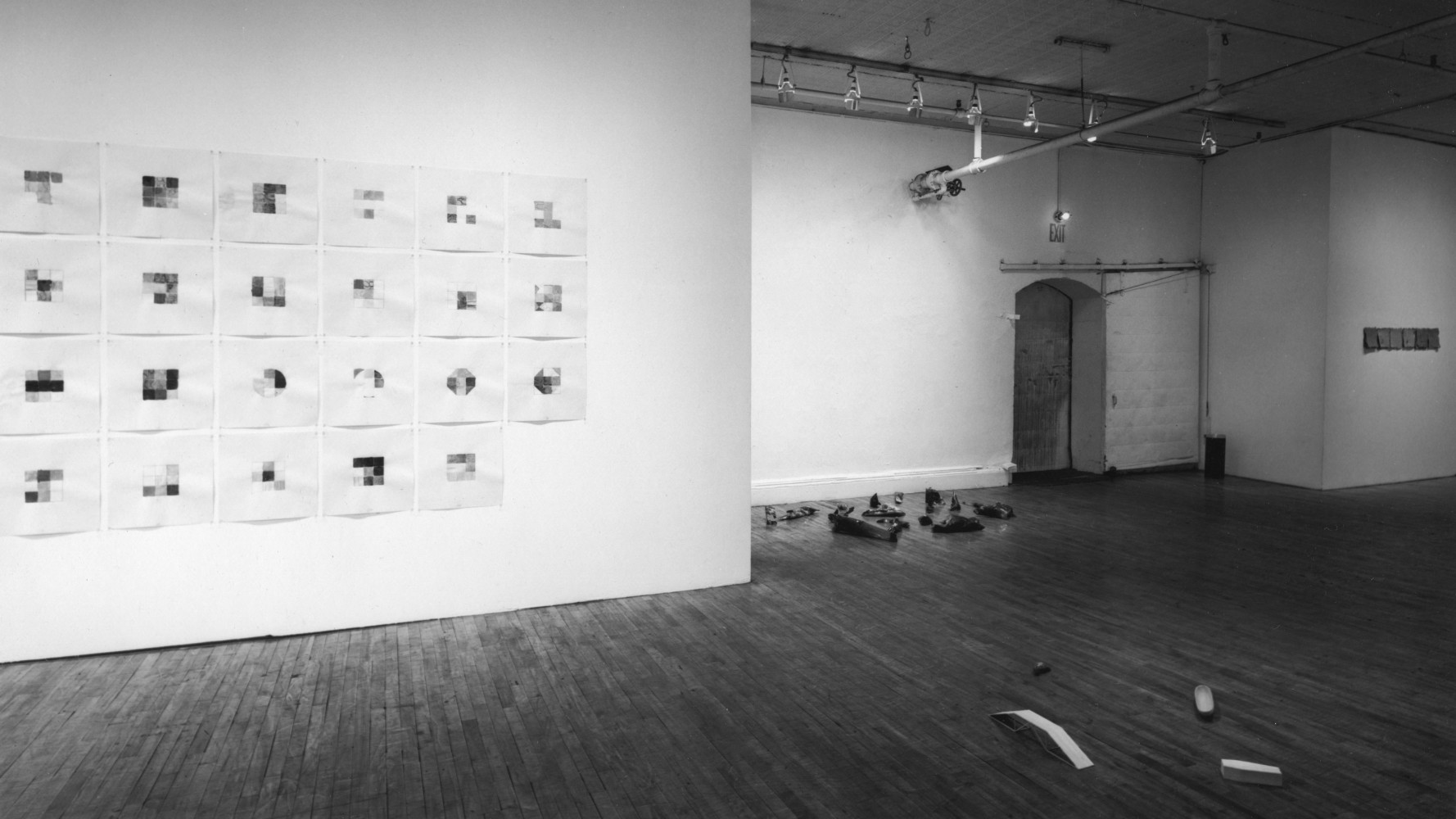 Installation view.&amp;nbsp;Small Series&amp;nbsp;at Paula Cooper Gallery 96 - 100 Prince Street, New York, Dec. 10th, 1972 - Jan. 12th, 1972.&amp;nbsp;&amp;copy; 2025 Alan Shields / Artists Rights Society (ARS), New York. Courtesy Paula Cooper Gallery, New York.&amp;nbsp;&amp;copy; 2025 Joel Shapiro / Artists Rights Society (ARS), New York. Courtesy Paula Cooper Gallery, New York.&amp;nbsp;Photo: Robert E. Mates and Paul Katz