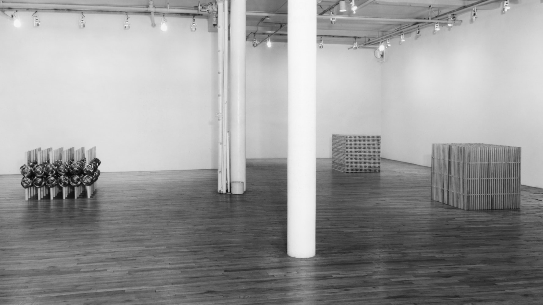 Installation view, Sculpture Jackie Winsor, Paula Cooper Gallery, 155 Wooster Street, New York, April 5 - May 5 1976. © Jackie Winsor. Courtesy Paula Cooper Gallery, New York. Photo: Geoffrey Clements.