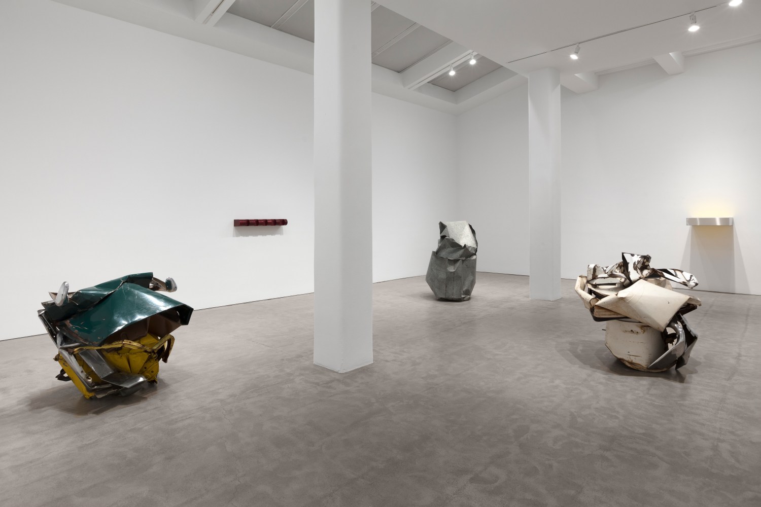 Installation view, John Chamberlain & Donald Judd, November 2 – December 14, 2019
