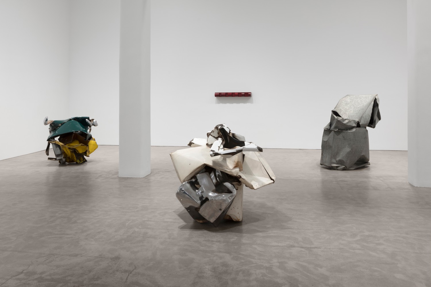 Installation view, John Chamberlain & Donald Judd, November 2 – December 14, 2019