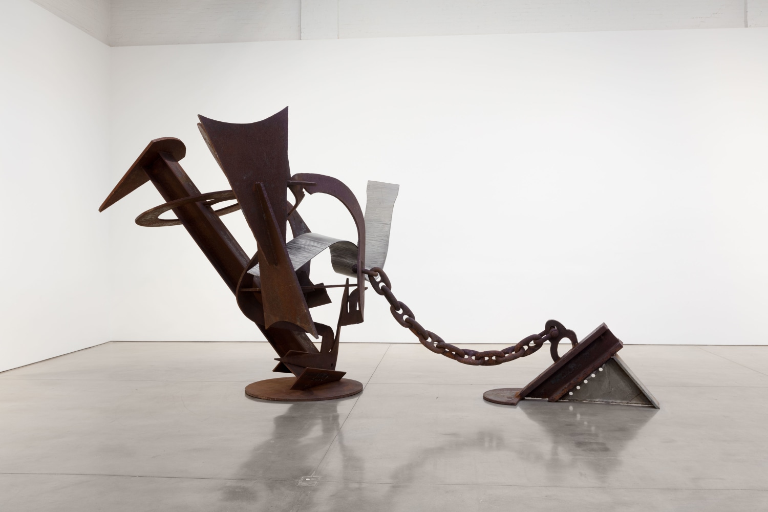 Mark di Suvero Szymborska, 2013-16 steel 124 x 271 x 100 in. (315 x 688.3 x 254 cm)