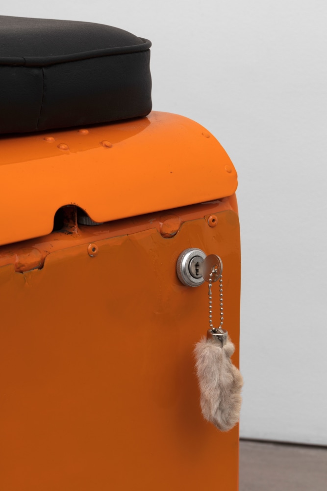Robert Grosvenor
untitled, 2020
Valmobile scooter circa 1961 with Nason acrylic enamel paint, rabbit's foot keychain, key
27 1/2 x 24 1/2 x 14 in. (69.9 x 62.2 x 35.6 cm)