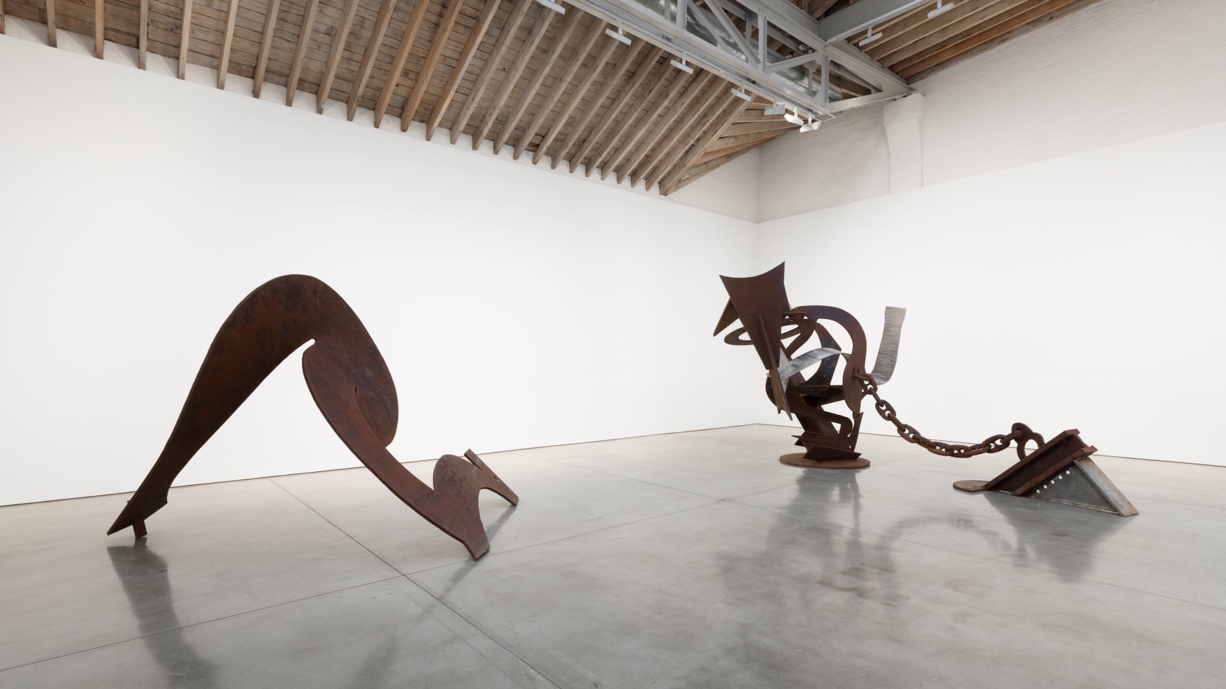 Installation view, Mark di Suvero, November 3 – December 10, 2016