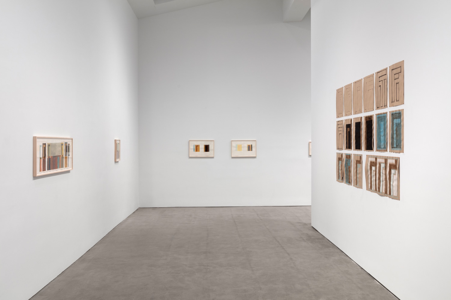 Installation view, Robert Grosvenor & David Novros, February 27 – April 10, 2021