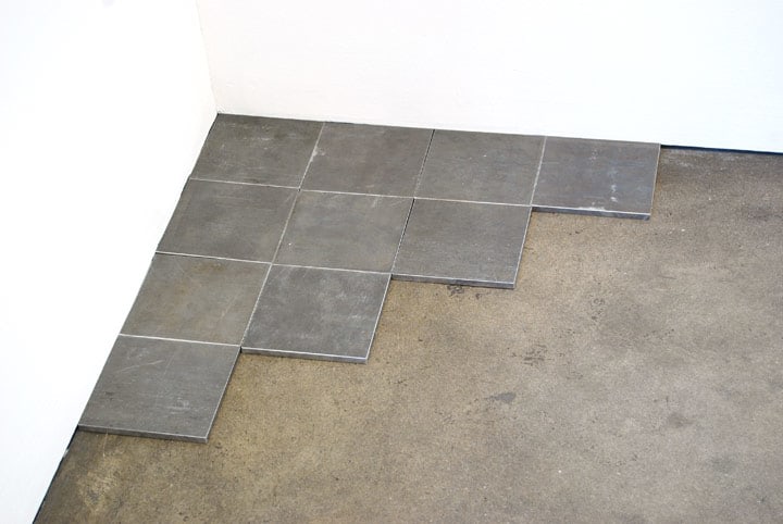 Carl Andre "4th Aluminum Corner" 2007 10 aluminum plates overall: 1/4 x 24 x 24 in.