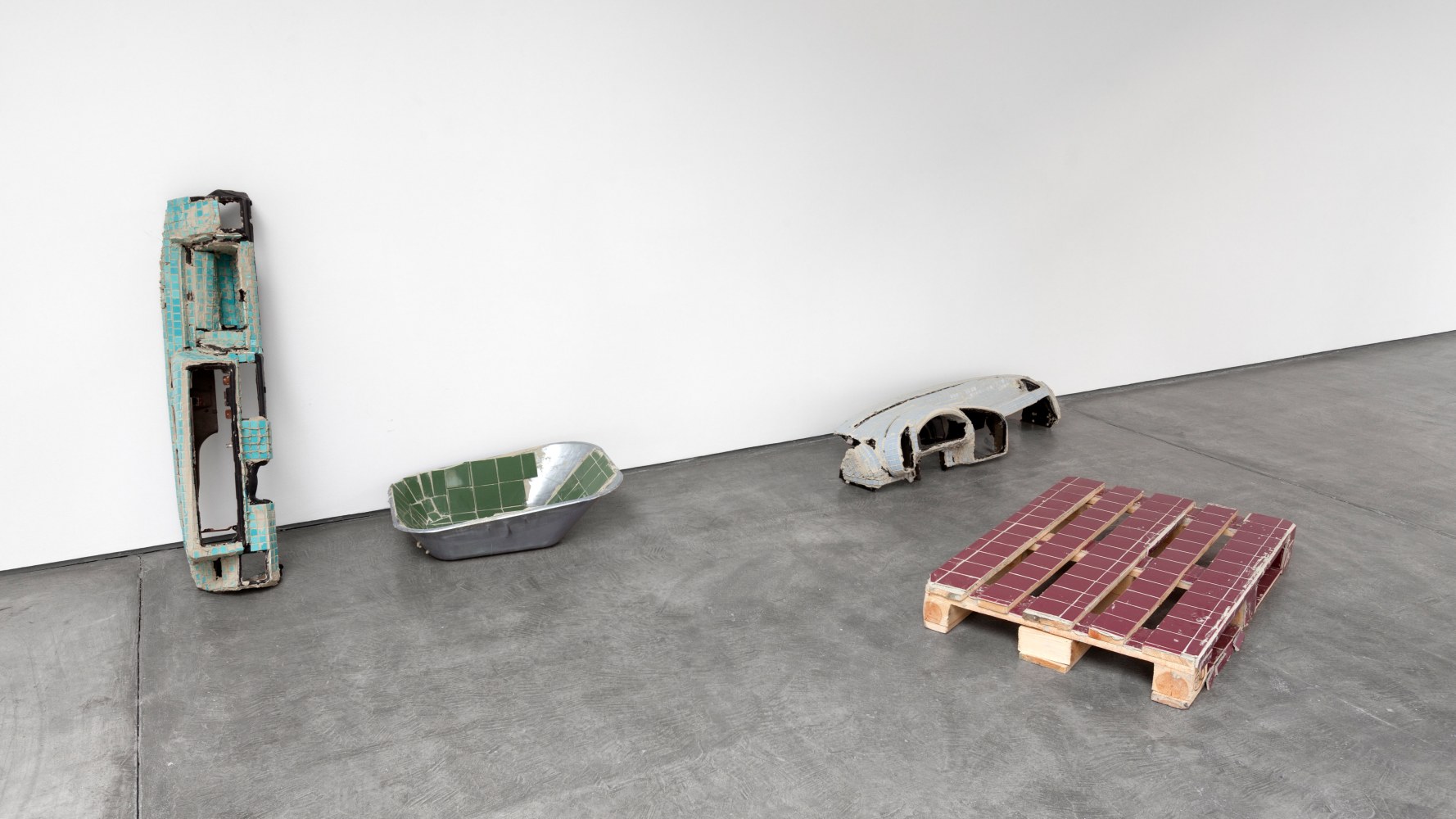 Installation view, Matias Faldbakken, EUROPE IS BALDING, February 18 – March 19, 2016