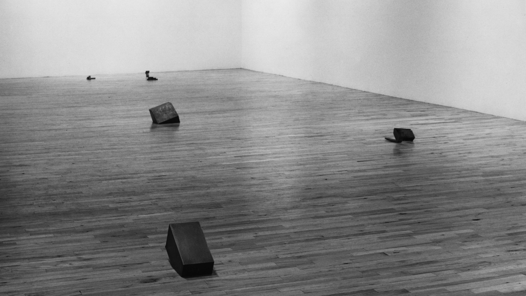 Installation view, Joel Shapiro, Paula Cooper Gallery, 155 Wooster Street, New York, November 19 - December 13, 1980. © 2025 Joel Shapiro / Artists Rights Society (ARS), New York. Courtesy Paula Cooper Gallery, New York. Photo: Geoffrey Clements.