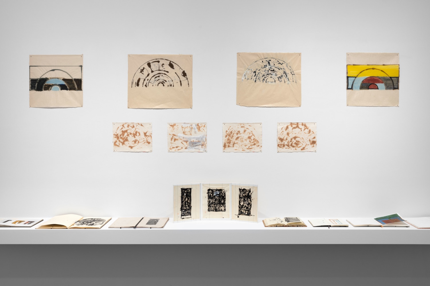 Installation view, Robert Grosvenor & David Novros, February 27 – April 10, 2021