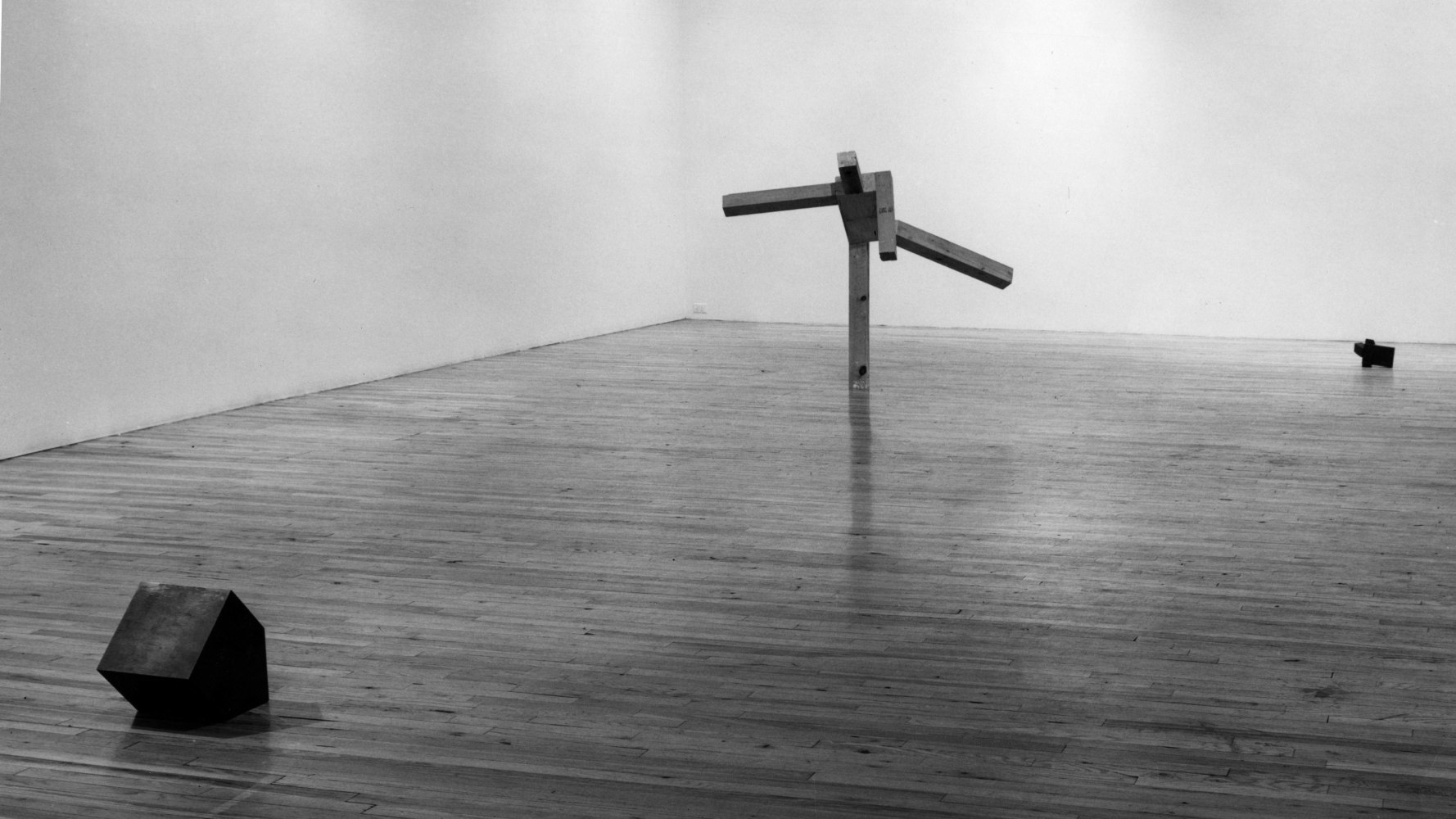 Installation view, Joel Shapiro, Paula Cooper Gallery, 155 Wooster Street, New York, November 19 - December 13, 1980. © 2025 Joel Shapiro / Artists Rights Society (ARS), New York. Courtesy Paula Cooper Gallery, New York. Photo: Geoffrey Clements.