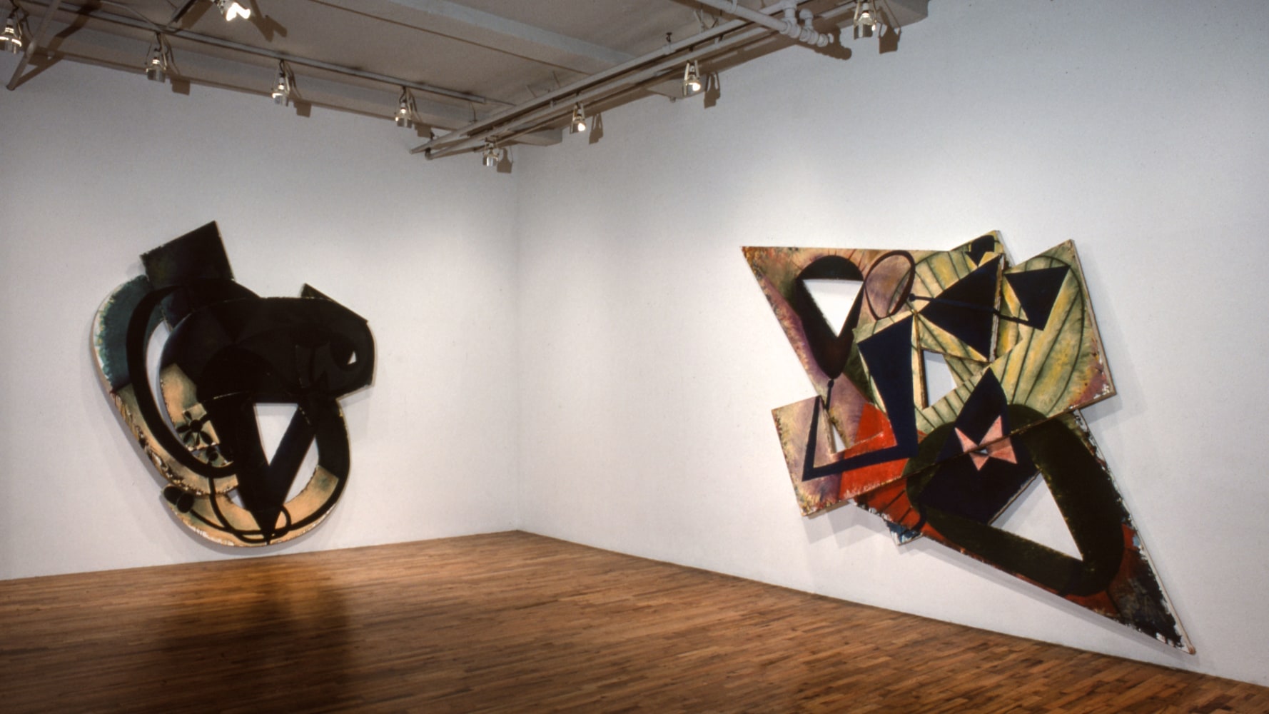 Installation view, Elizabeth Murray, Paula Cooper Gallery, 155 Wooster Street, New York, October 2 - 27, 1984. © 2025 Elizabeth Murray / Artists Rights Society (ARS), New York. Courtesy Paula Cooper Gallery, New York. Photo: Geoffrey Clements.