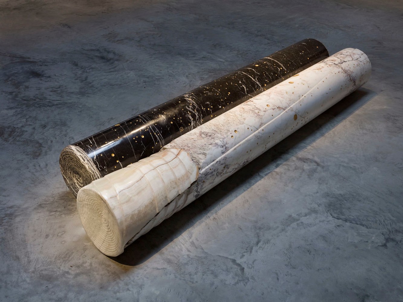 Luciano Fabro Eos (L’Aurora), 1997 Nero Marquina marble, Fior di Pesco marble, onyx, and gold leaf overall: 15 1/2 x 106 3/4 x 30 1/2 in. (39.4 x 271.1 x 77.5 cm) Photo: Marco Anelli