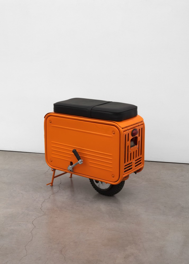 Robert Grosvenor
untitled, 2020
Valmobile scooter circa 1961 with Nason acrylic enamel paint, rabbit's foot keychain, key
27 1/2 x 24 1/2 x 14 in. (69.9 x 62.2 x 35.6 cm)