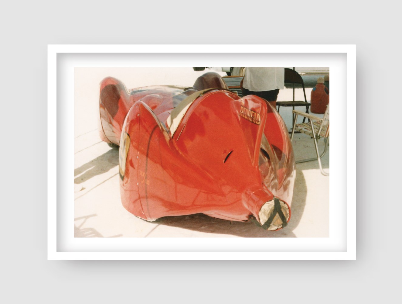 Robert Grosvenor 
Untitled, 1990-2015 
digital C-print 
paper: 30 x 42 in. (76.2 x 106.7 cm) 
frame: 30 3/4 x 42 7/8 x 1 3/4 in. (78.1 x 108.9 x 4.4 cm) 