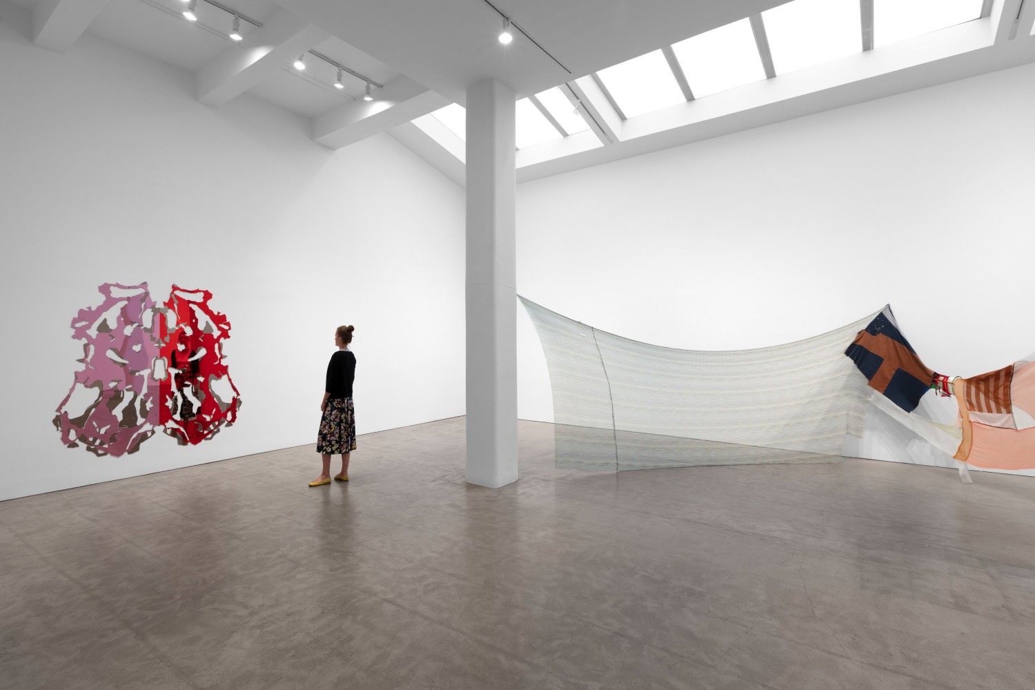 Installation view, Lynda Benglis, Eric N. Mack, Kelley Walker, September 8 – October 10, 2020