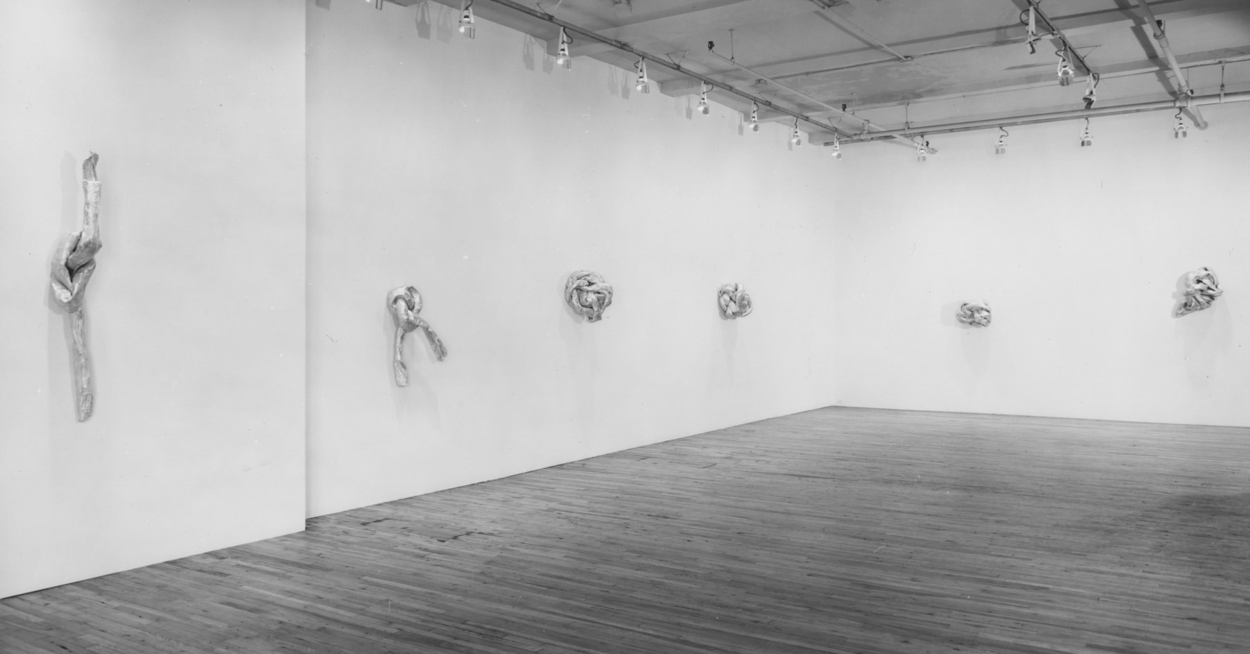 Installation view, Lynda Benglis Metallized Knots, Paula Cooper Gallery, 155 Wooster Street, New York, May 4 - June 8, 1974. © Lynda Benglis / Licensed by Artists Rights Society (ARS) New York. Courtesy PACE, New York, and Paula Cooper Gallery, New York. Photo: Geoffrey Clements.