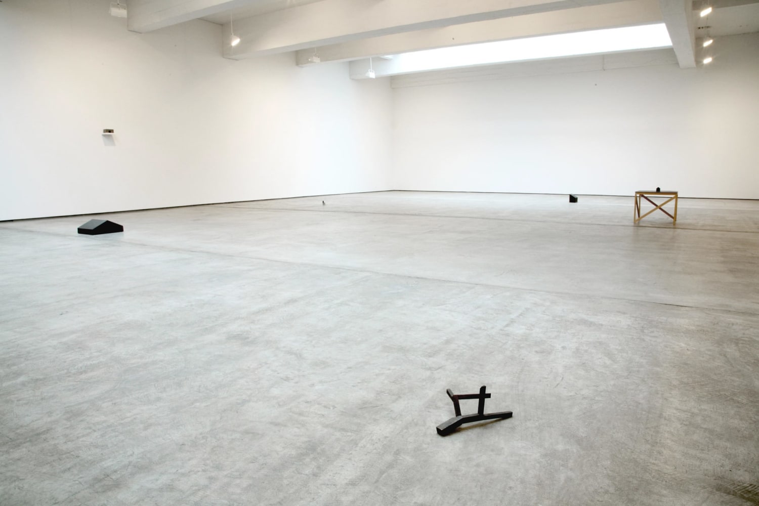 Installation view, Joel Shapiro, Works: 1969–1979, Paula Cooper Gallery, New York, January 8 – February 13, 2010. © 2025 Joel Shapiro / Artists Rights Society (ARS), New York. Courtesy Paula Cooper Gallery, New York