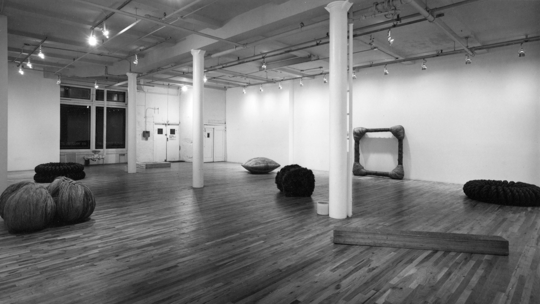 Installation view, Jackie Winsor, Paula Cooper Gallery, 155 Wooster Street New York, October 20 - November 14 1973. © Jackie Winsor. Courtesy Paula Cooper Gallery, New York. Photo: Robert E. Mates and Paul Katz
