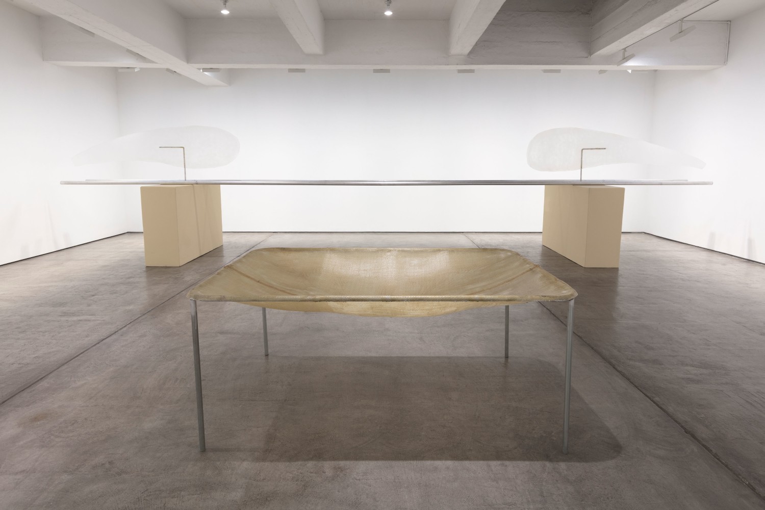 Installation view, Robert Grosvenor, February 10 – March 17, 2018