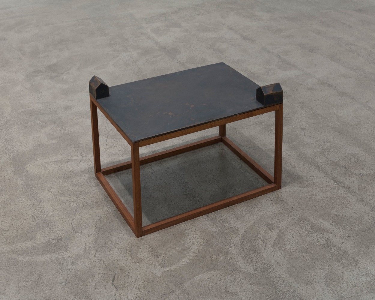 Joel Shapiro Untitled, 1978, bronze 2 3/4 x 23 7/16 x 17 1/8 inches (7 x 76.2 x 43.5 cm)