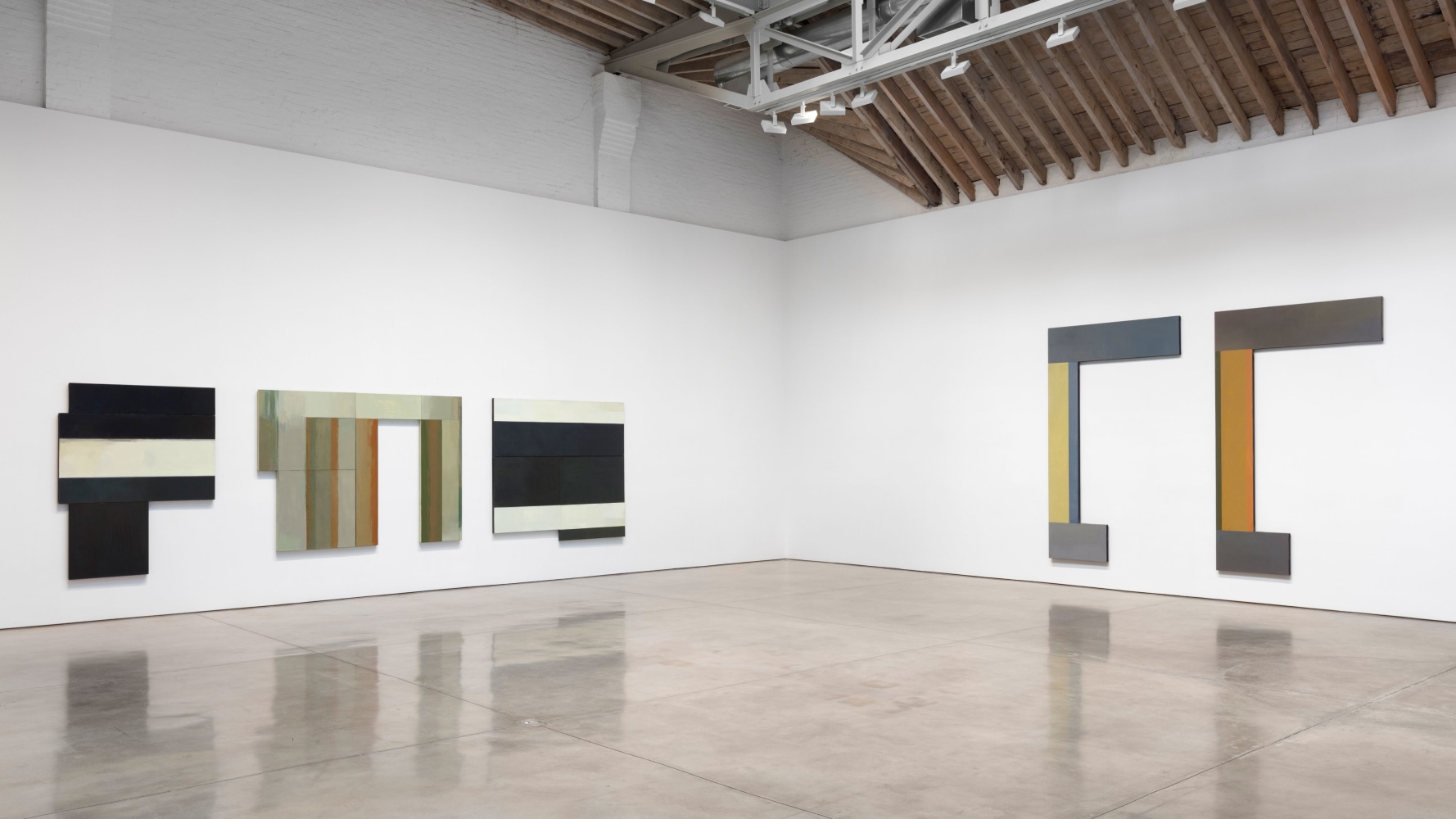 Installation view, David Novros, April 27 – June 30, 2017