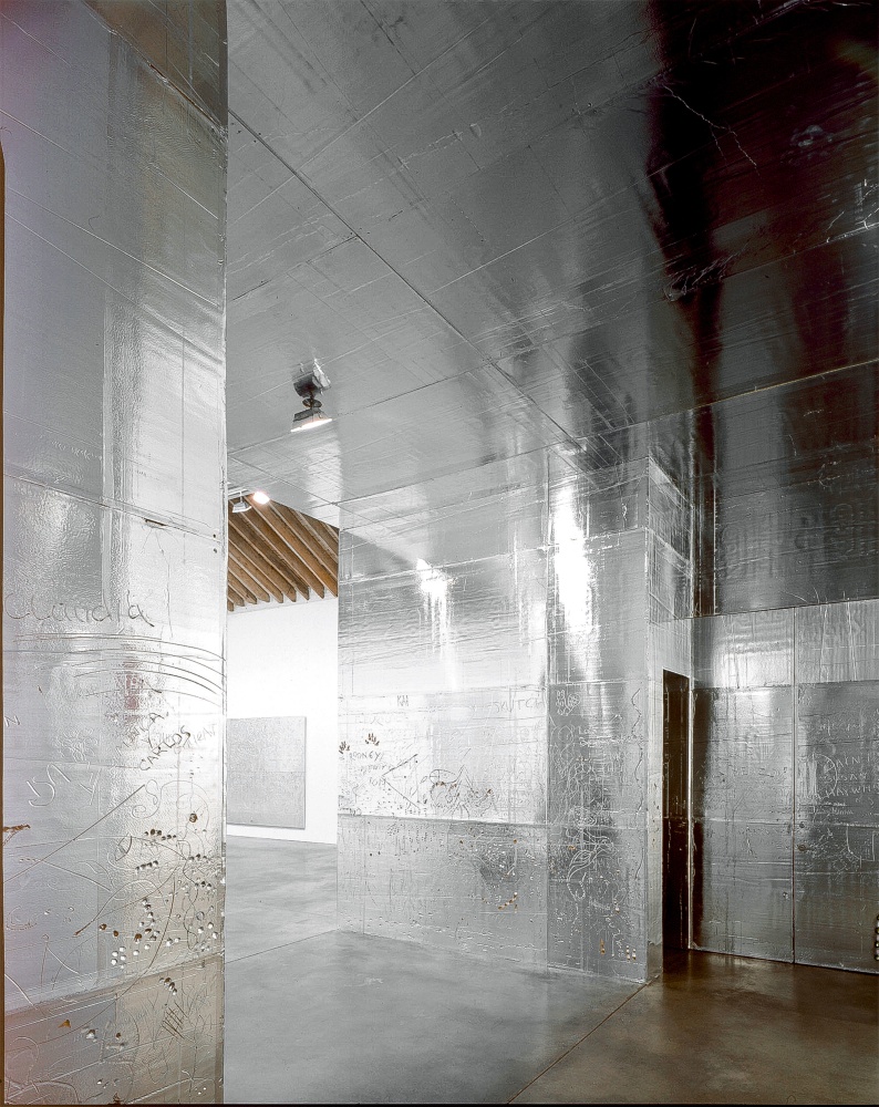 Installation view, Rudolf Stingel, Paula Cooper Gallery, 534 W 21st Street, New York. February 2 - March 2, 2002. © Rudolf Stingel. Courtesy Paula Cooper Gallery, New York.