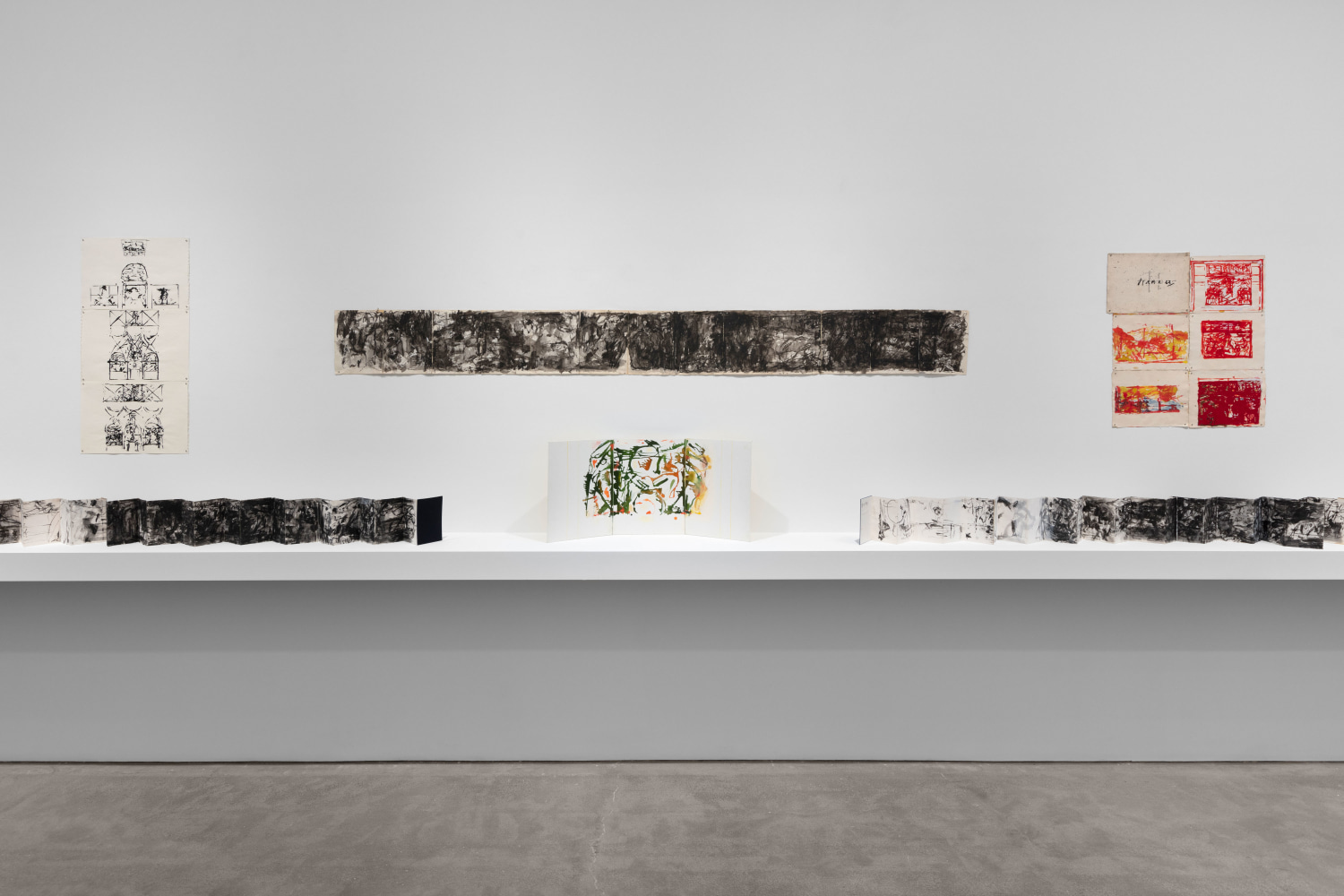 Installation view, Robert Grosvenor & David Novros, February 27 – April 10, 2021