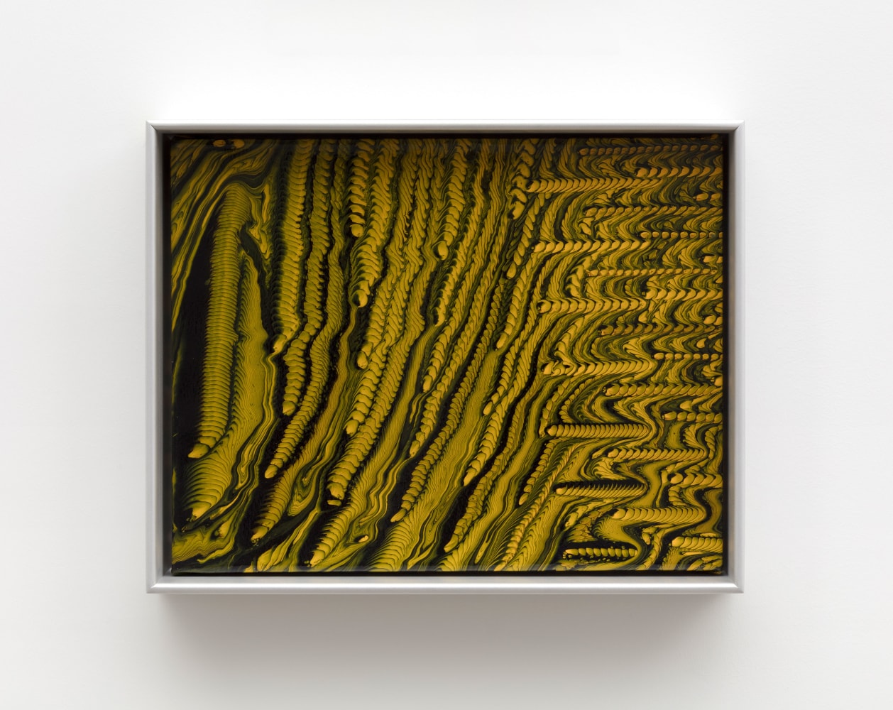 Tauba Auerbach Extended Object, 2018 acrylic on canvas in aluminum frame 14 x 18 in. (35.6 x 45.7 cm) frame: 15 1/4 x 19 1/4 x 3 1/2 in. (38.7 x 48.9 x 8.9 cm)