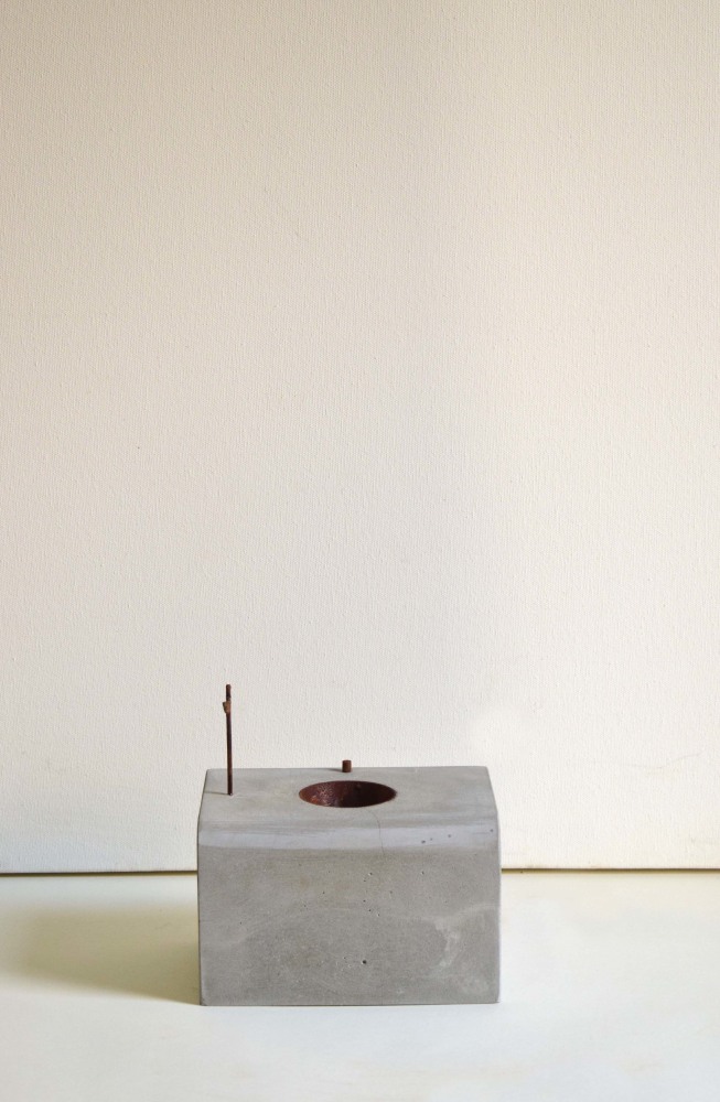 Fragment 7

Cast cement concrete and&amp;nbsp; patinated MS

6 x 4 x 6 in (h x b x l)