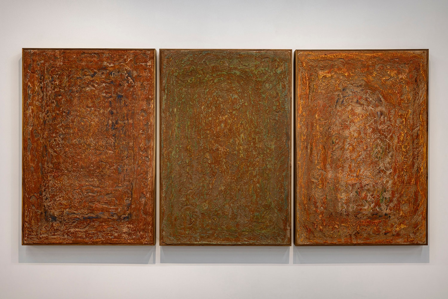 Breath 3

2025
Lime Plaster and Casein&amp;ndash;based Jaipur Stone Pigment

36 x 72 inches / 91.4 x 182 cm (triptych)