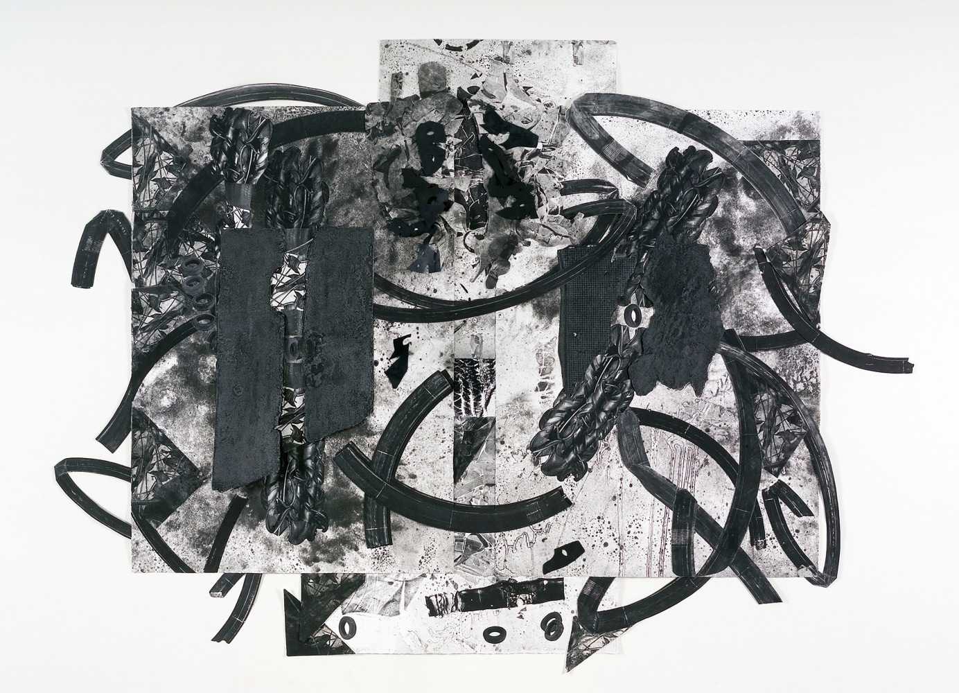 Dilated Perception
Chakaia Booker, 2007

Collagraph with digital images, rubber, chine coll&amp;eacute;, collage, and relief on Somerset paper
59&amp;quot; &amp;times; 81&amp;quot; &amp;times; 1&amp;quot;
Edition of 10

Printed by Tom Reed, Master Printer Island Press

INQUIRE