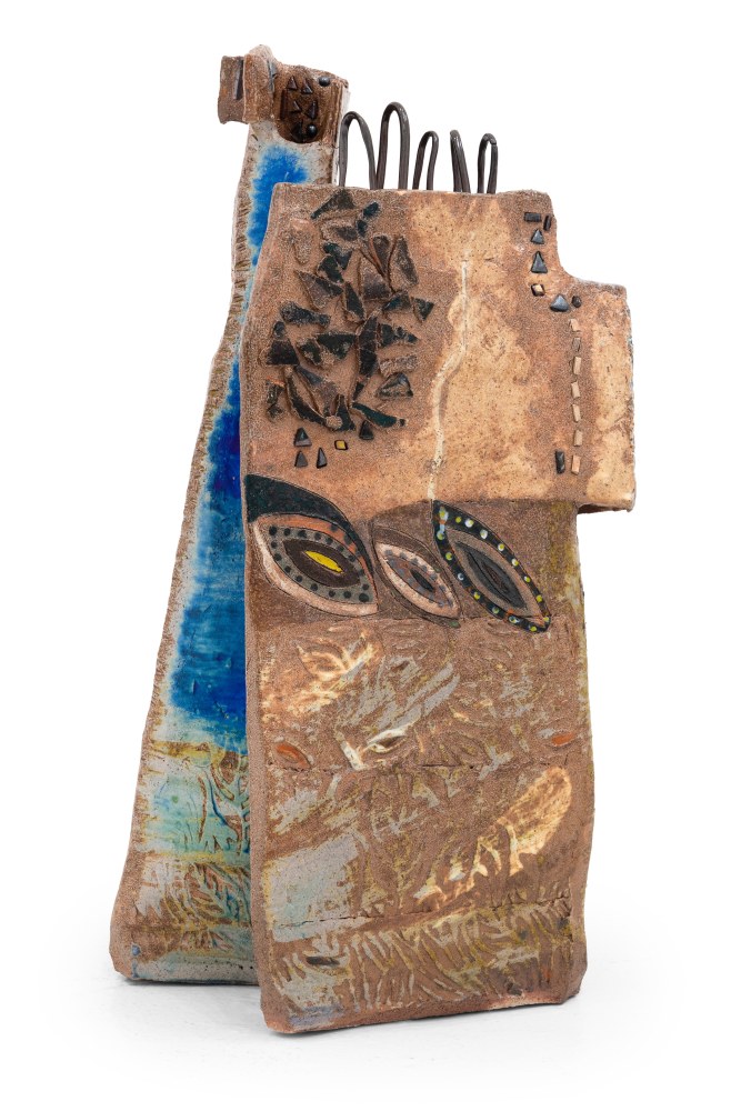 Sana Musasama

House Series #28, 2024

glazed stoneware

24 x 13 x 11 in.
61 x 33 x 27.9 cm.

(SM129)