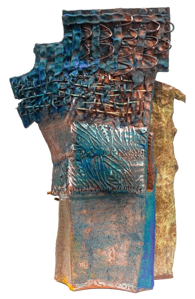 Sana Musasama

House Series #17, 2023

glazed earthenware

25.0h x 16.0w x 11.0d in
63.5h x 40.64w x 26.67d cm

(SM116)