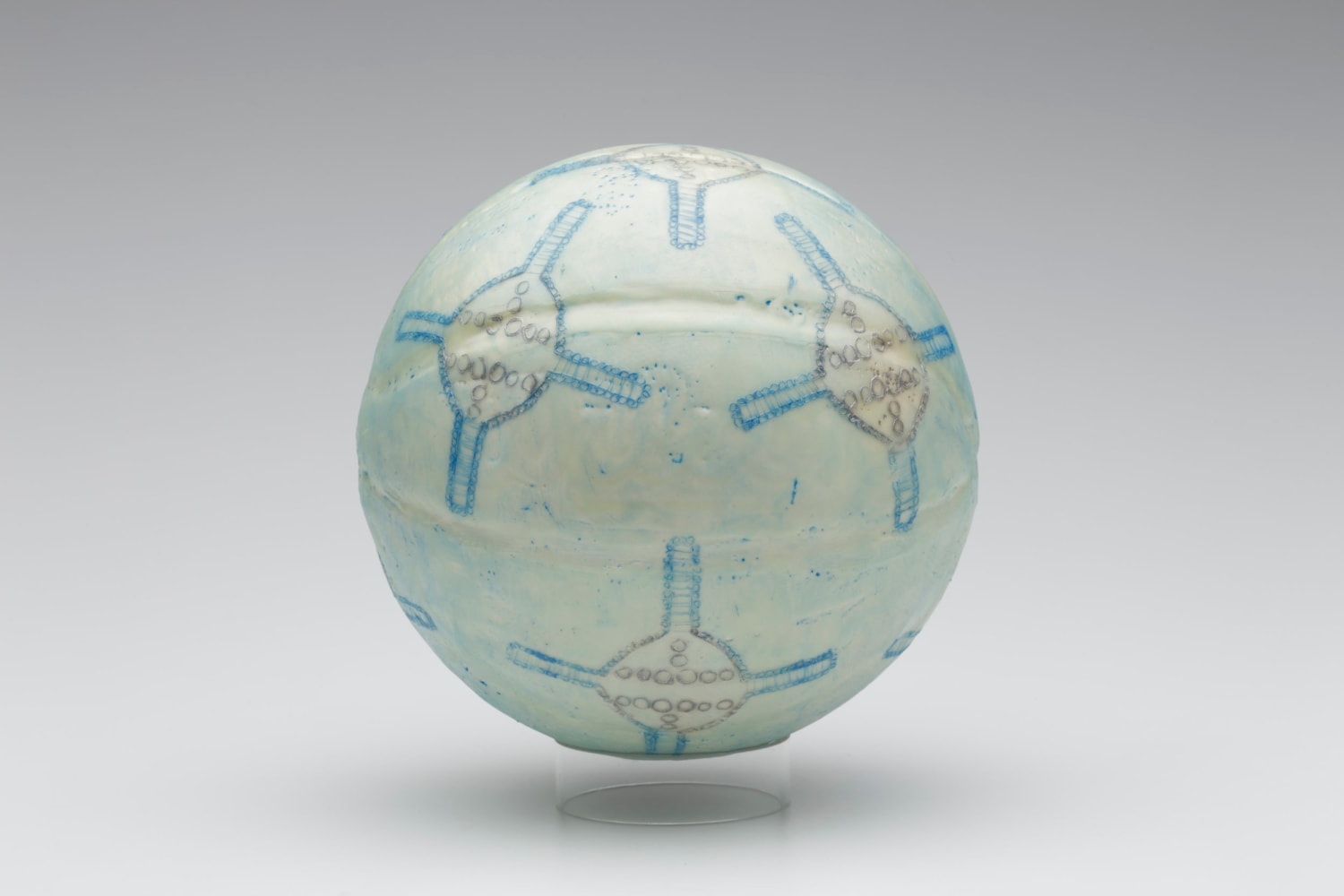 Gina Adams
Honoring Modern Spirit Remains 15, 2015
Oil and encaustic on ceramic
9 inches round
Courtesy of the Artist and Fort Gansevoort