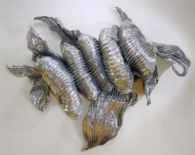 Lynda Benglis, Tempest (Juliet), 1990, stainless

steel mesh and aluminum, 84 x 78 x 18 inches