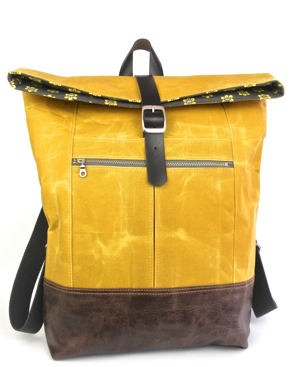 Backpack in Yellow
Waxed Canvas and Leather
12&amp;quot; x 16&amp;quot; x 4&amp;quot;
2018