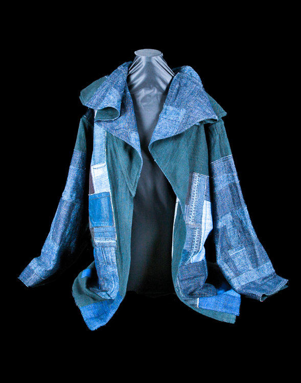 Indigo jacket, patchwork.
Indigo cotton, natural dyes, and hand-printed fabrics
31&amp;quot; x 35&amp;quot; x 0.01&amp;quot;
2019