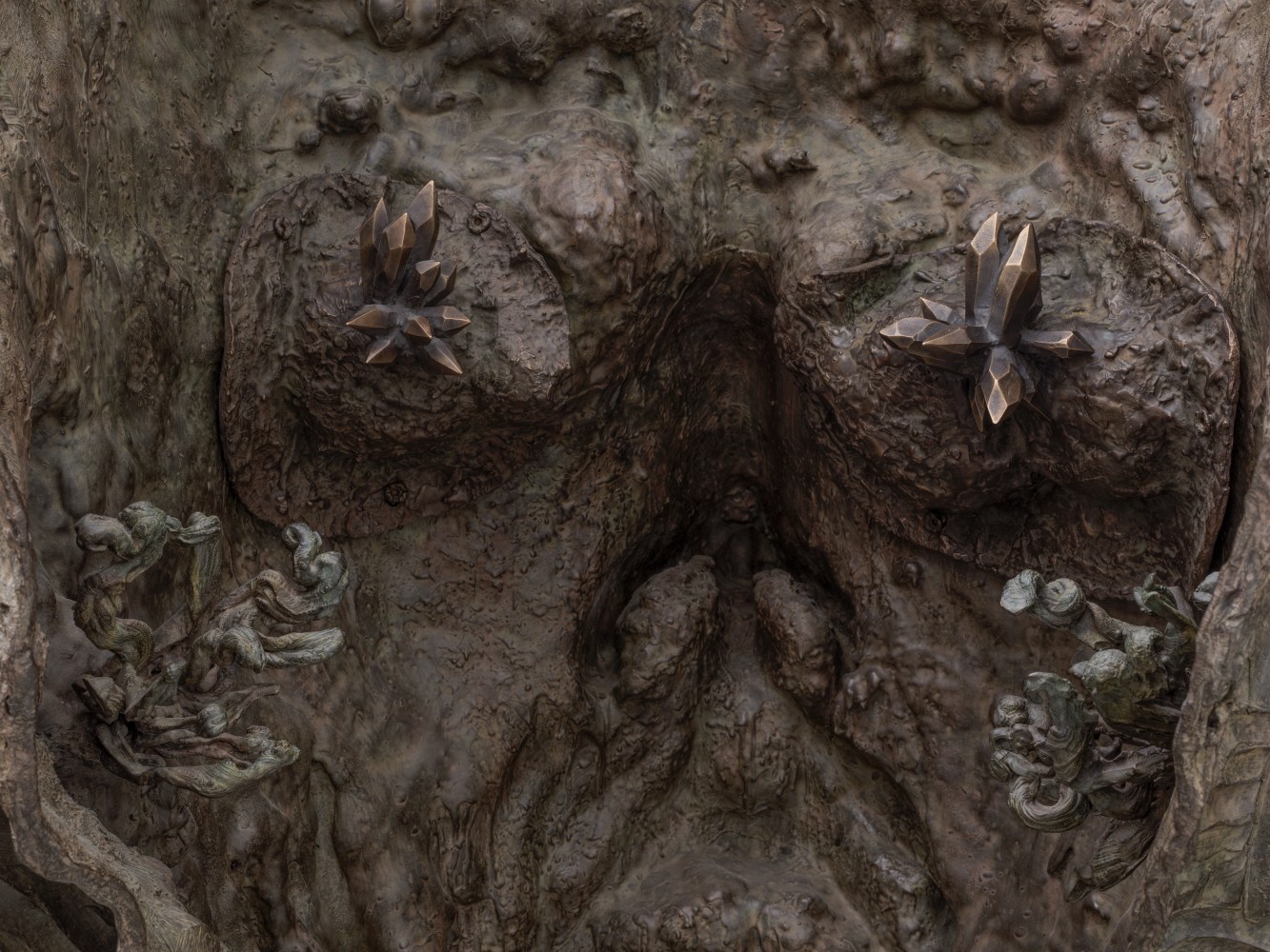 HADES
2020
Patinated bronze, glass
Unique
142 x 81 x 71 cm / 55 7/8 x 31 7/8 x 28 inches
APPRI47999
​60&amp;lsquo;000 EUR