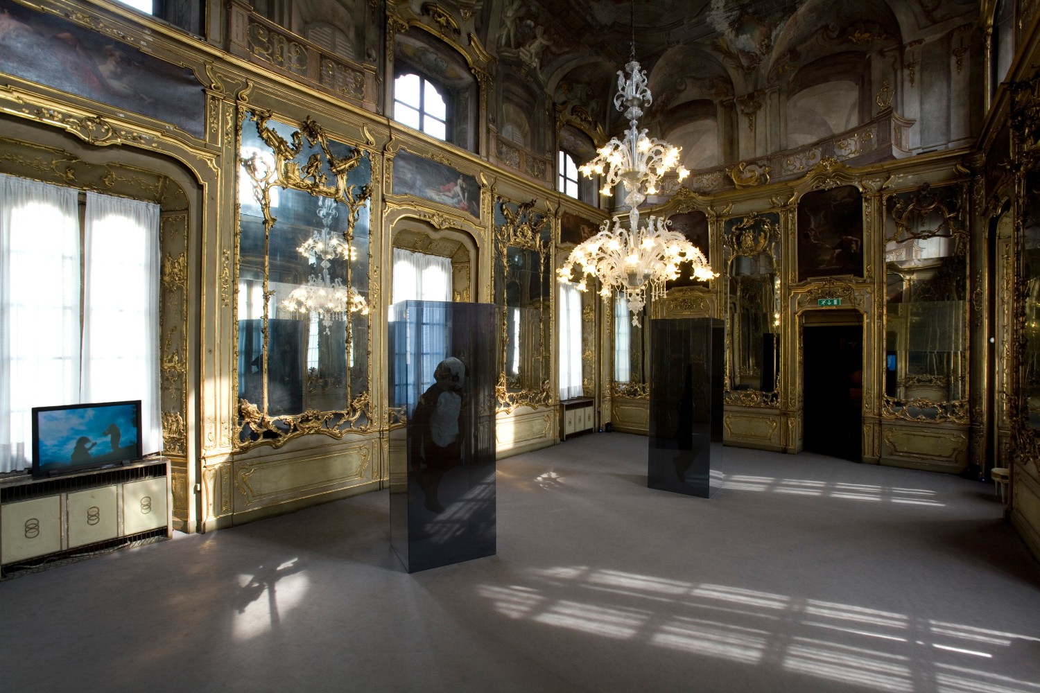 Installation view of sculptures by Peter Fischli and David Weiss