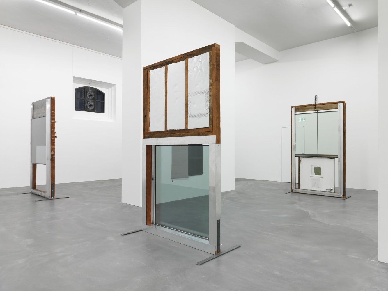 Installation view of Oscar Tuazon sculptures exhibitions