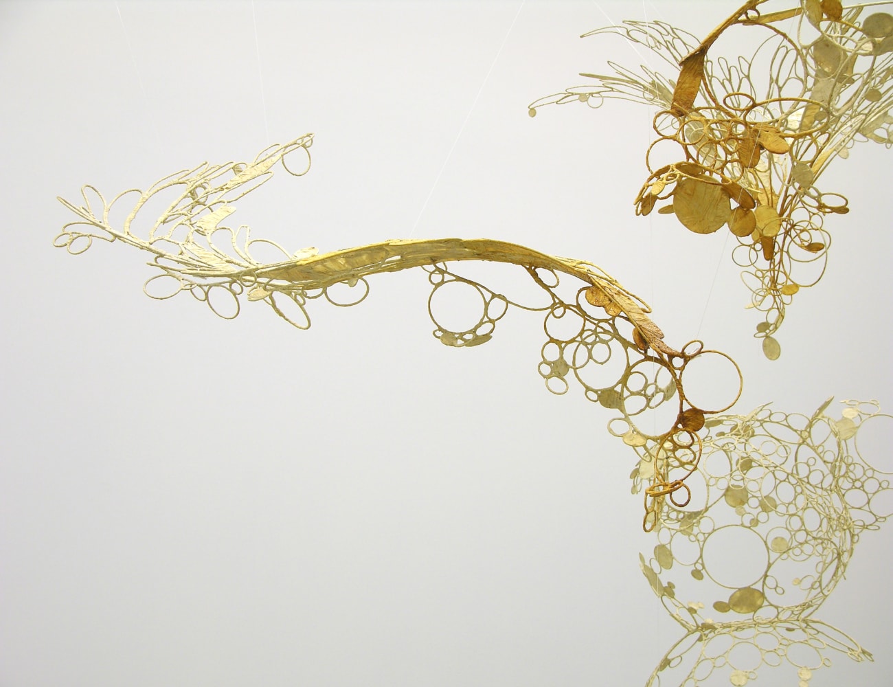 Sun-sneezers blow light bubbles (Detail)