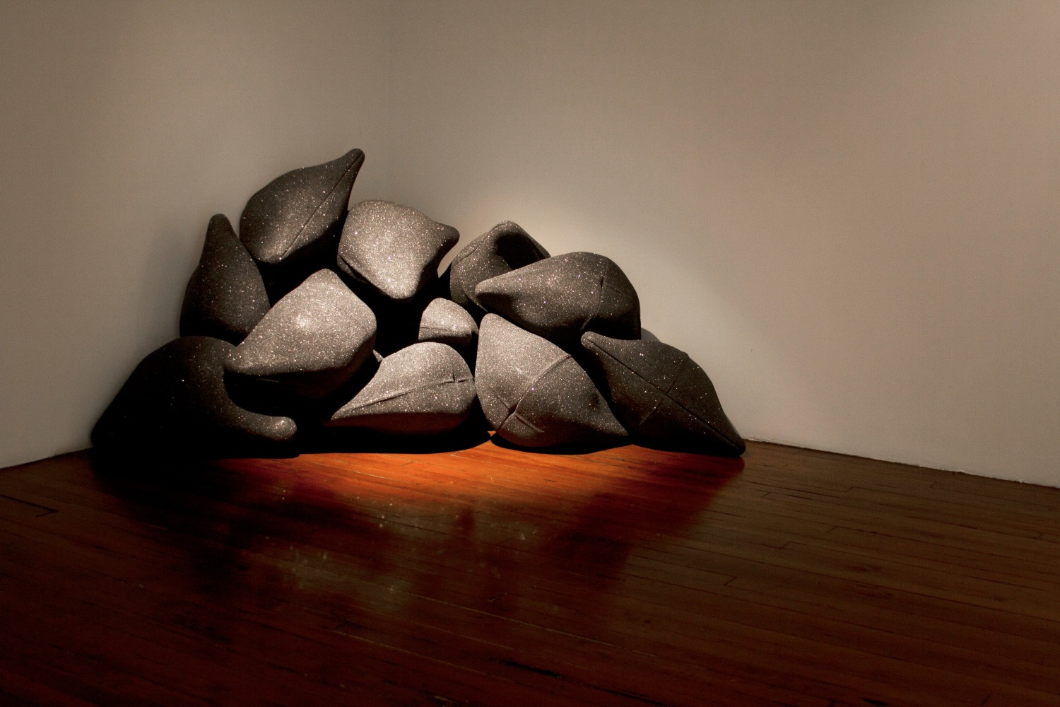 Secrets, 2007
Silicone, cast fiberglass and hidden objects inside the forms
Dimensions variable, in 16 parts
 