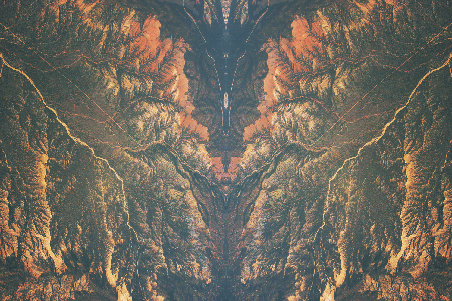 Al-An deSouza
Divine5664 | 2007
C-Print
15.75″ x 23.5″
TG 1794