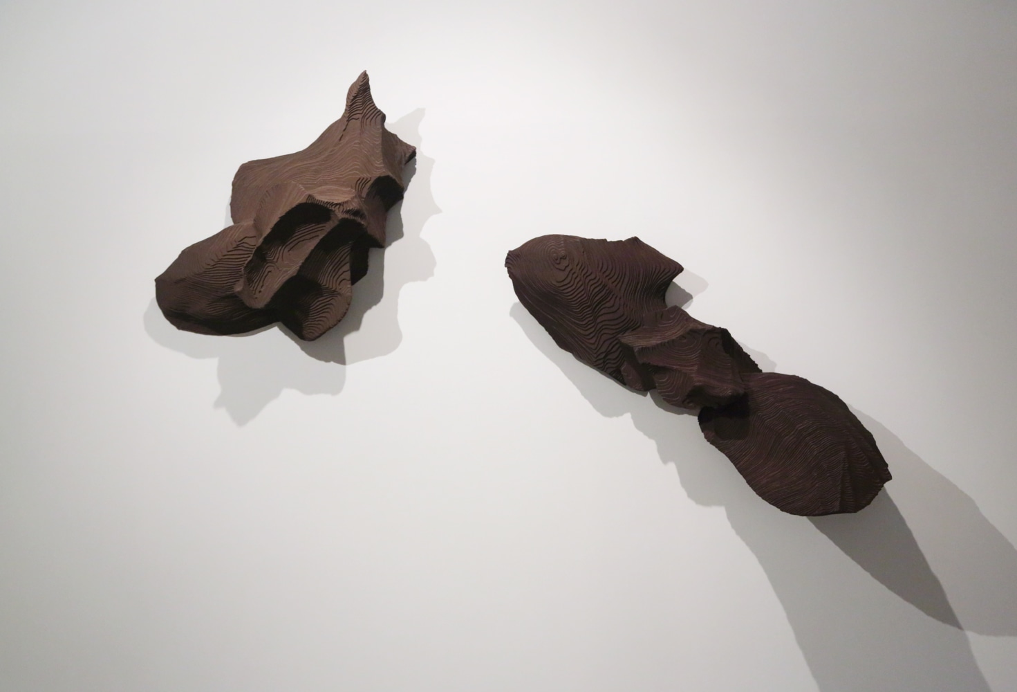 In-conversation, 2014
Compressed wood, glue, pigment & lacquer
(In 2 parts)