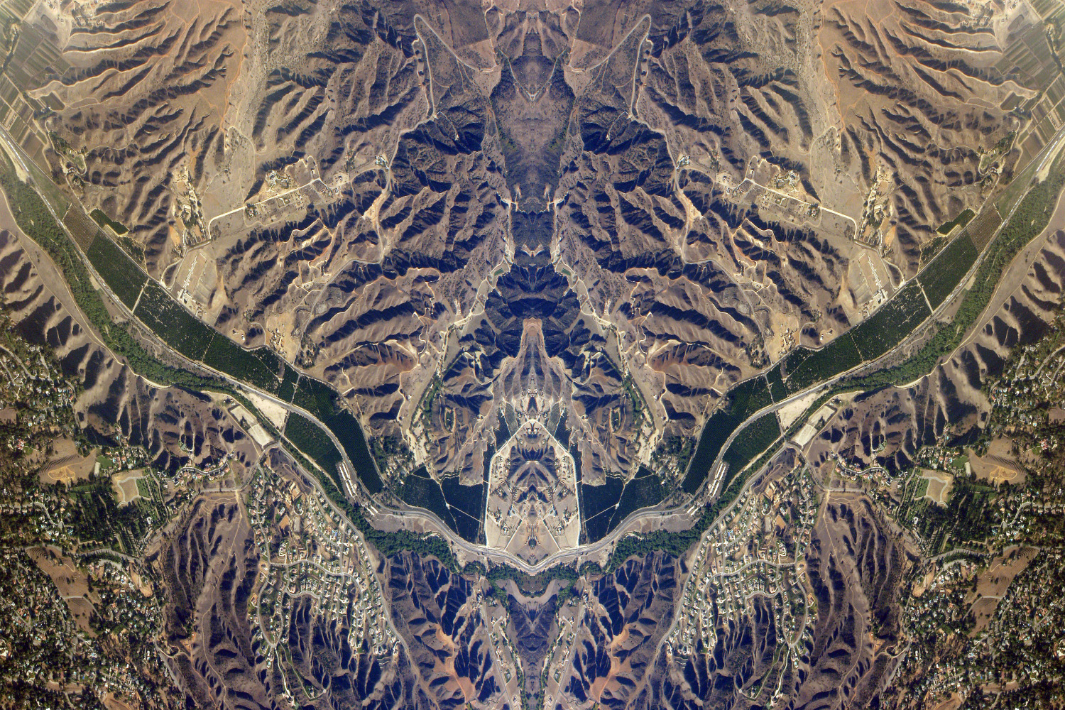 Al-An deSouza
Divine6104 | 2007
C-Print
15.75″ x 23.5″
TG 1789