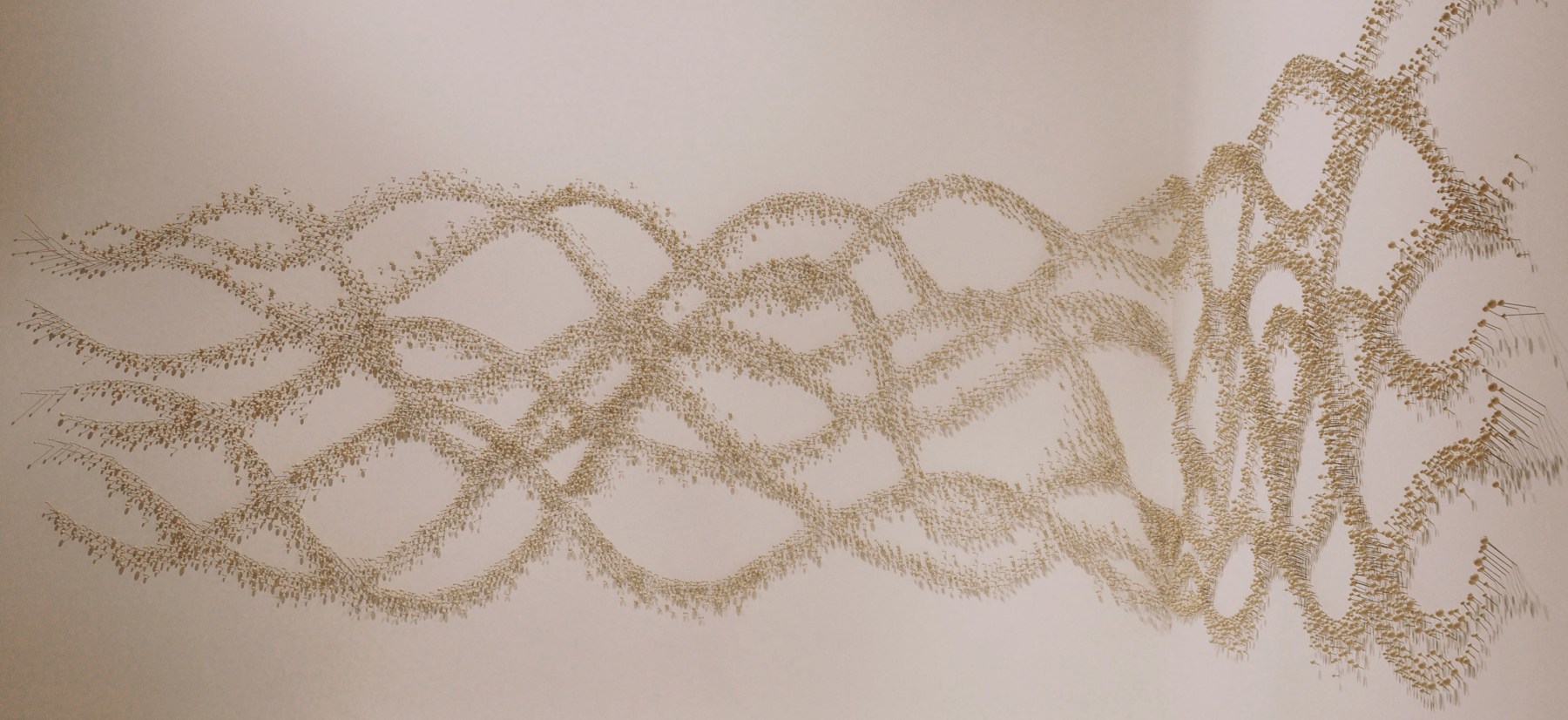 Touch Me Not (2006-2007)
Lacquered wooden beads, pigments, stainless steel
96" 432" x 6"