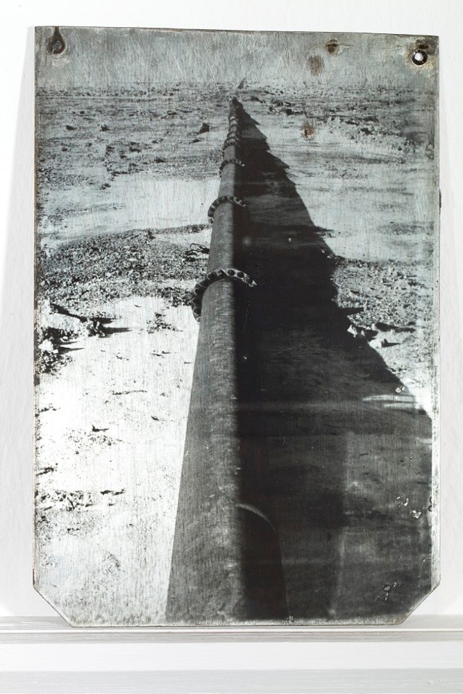 Jeremy Wafer

In collaboration with Colleen Wafer Mine workings, Northern Cape, 2012 (pipeline), 2014

Photoemulsion on galvanised steel

Work: 20 x 14 cm (7.9 x 5.5 in.)

Unique

Enquire
