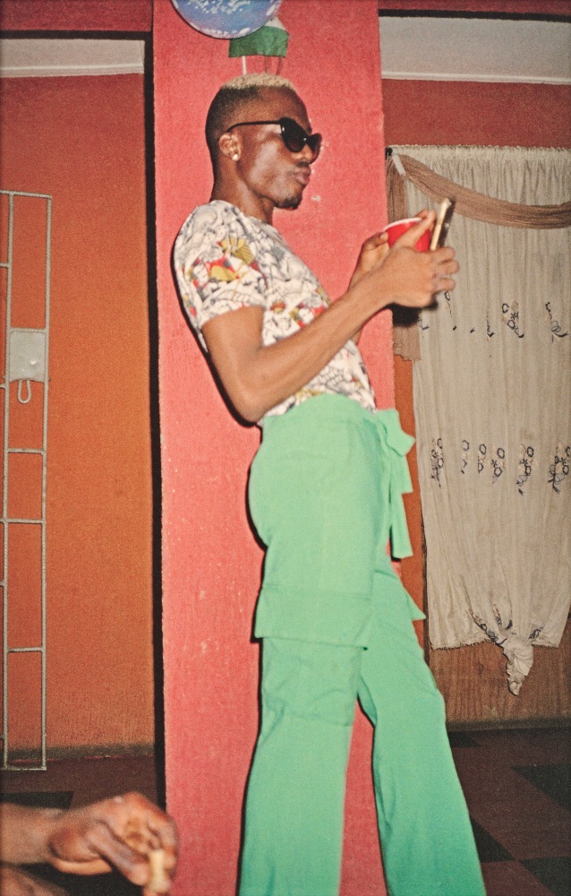 Sabelo Mlangeni

Toby, 2019

Digital ultrachrome archival print

Work: 37.3 x 25 x 3.5 cm / 14.68 x 9.8 x 1.37 in

Paper: 30 x 40 cm / 11.81 x 15.74 in

Edition of 7

Enquire