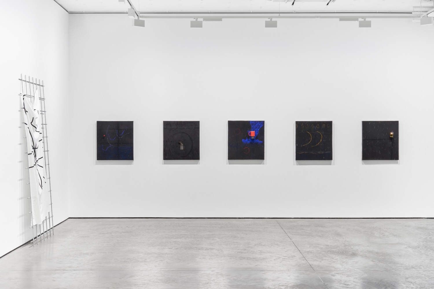 Installation view | Marian Boesky Gallery x Goodman Gallery, Fragile Crossings, 2022. Image: Alexander James Edwards